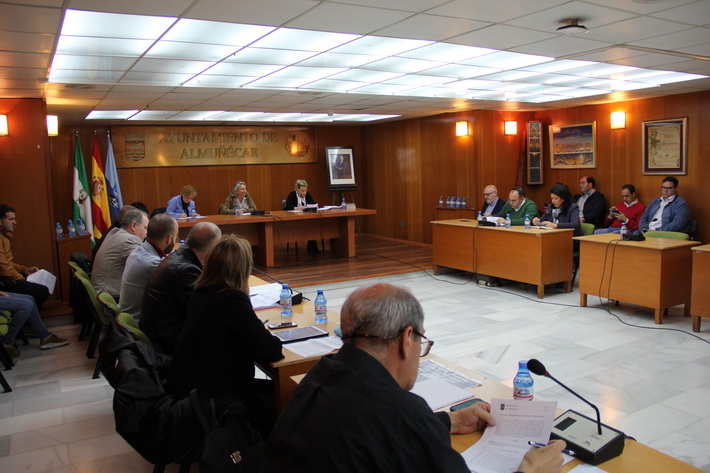 El Pleno adjudica La Pelillera y Jaime Playa al mismo empresario que los tiene en la actualidad.